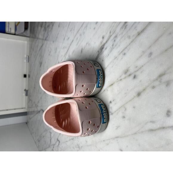 Native toddler girls shoe size 7 pink - Picture 3 of 6